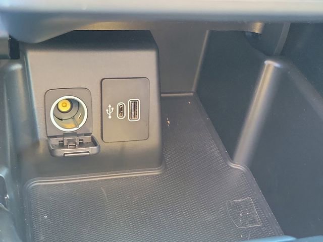 Used 2025 Ford Explorer Active RWD image 10