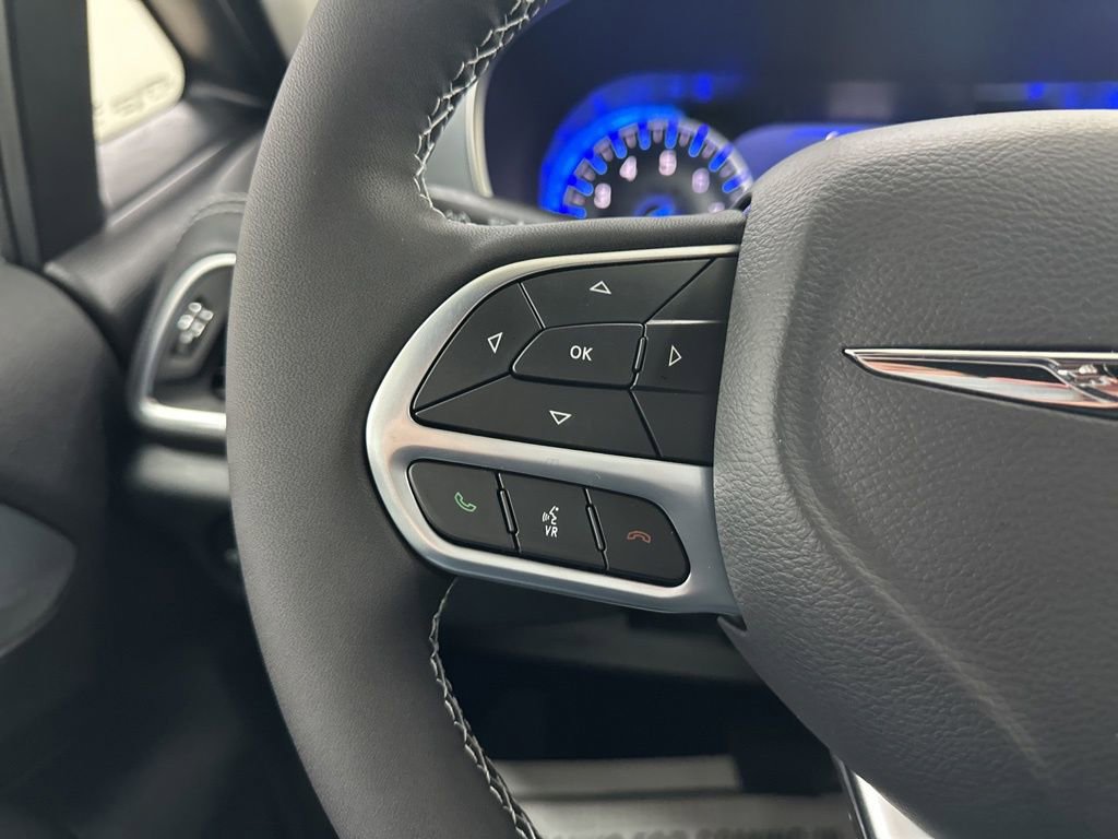 New 2026 Chrysler Pacifica Limited image 30