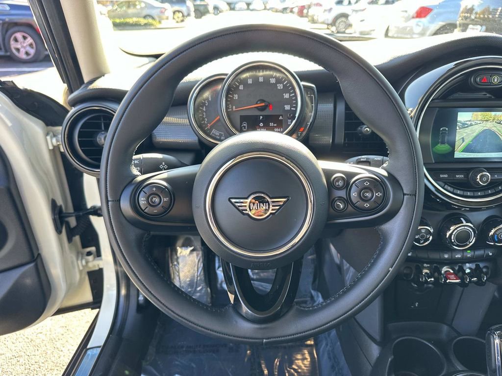 Used 2021 MINI Cooper 4-Door Hardtop image 15