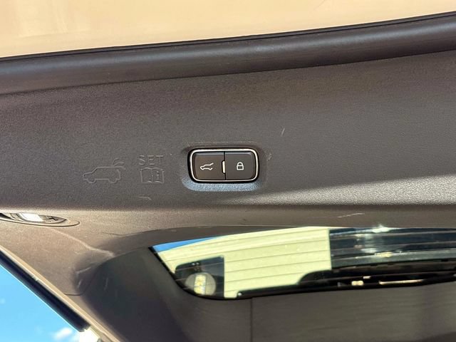 Used 2025 Ford Expedition Active AWD/4WD image 18