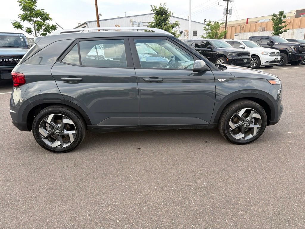 Used 2025 Hyundai Venue SEL FWD image 8
