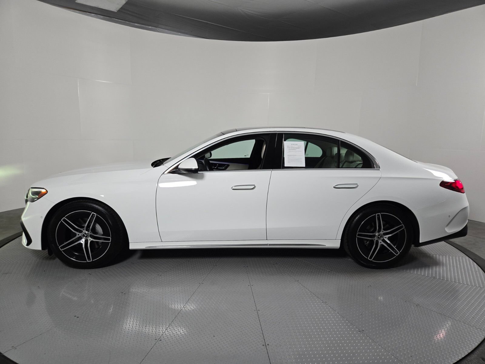 Used 2025 Mercedes-Benz E 350 Sedan image 7