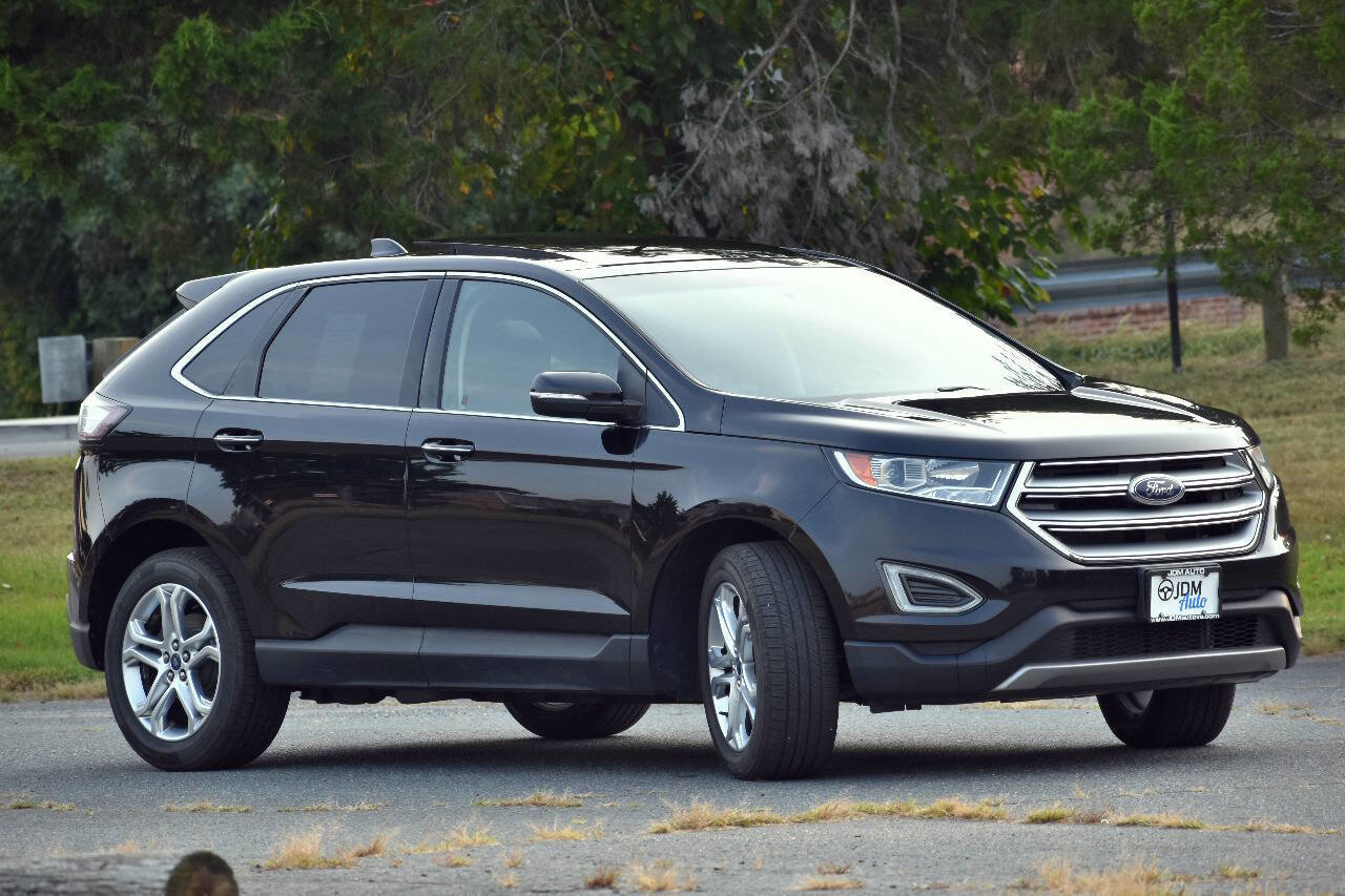 Used 2018 Ford Edge Titanium w/ Equipment Group 301A image 4