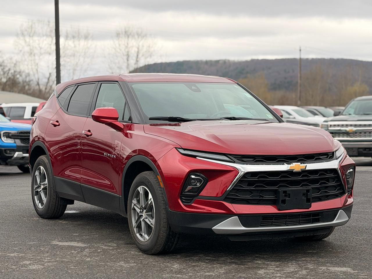 Used 2025 Chevrolet Blazer LT AWD/4WD image 1