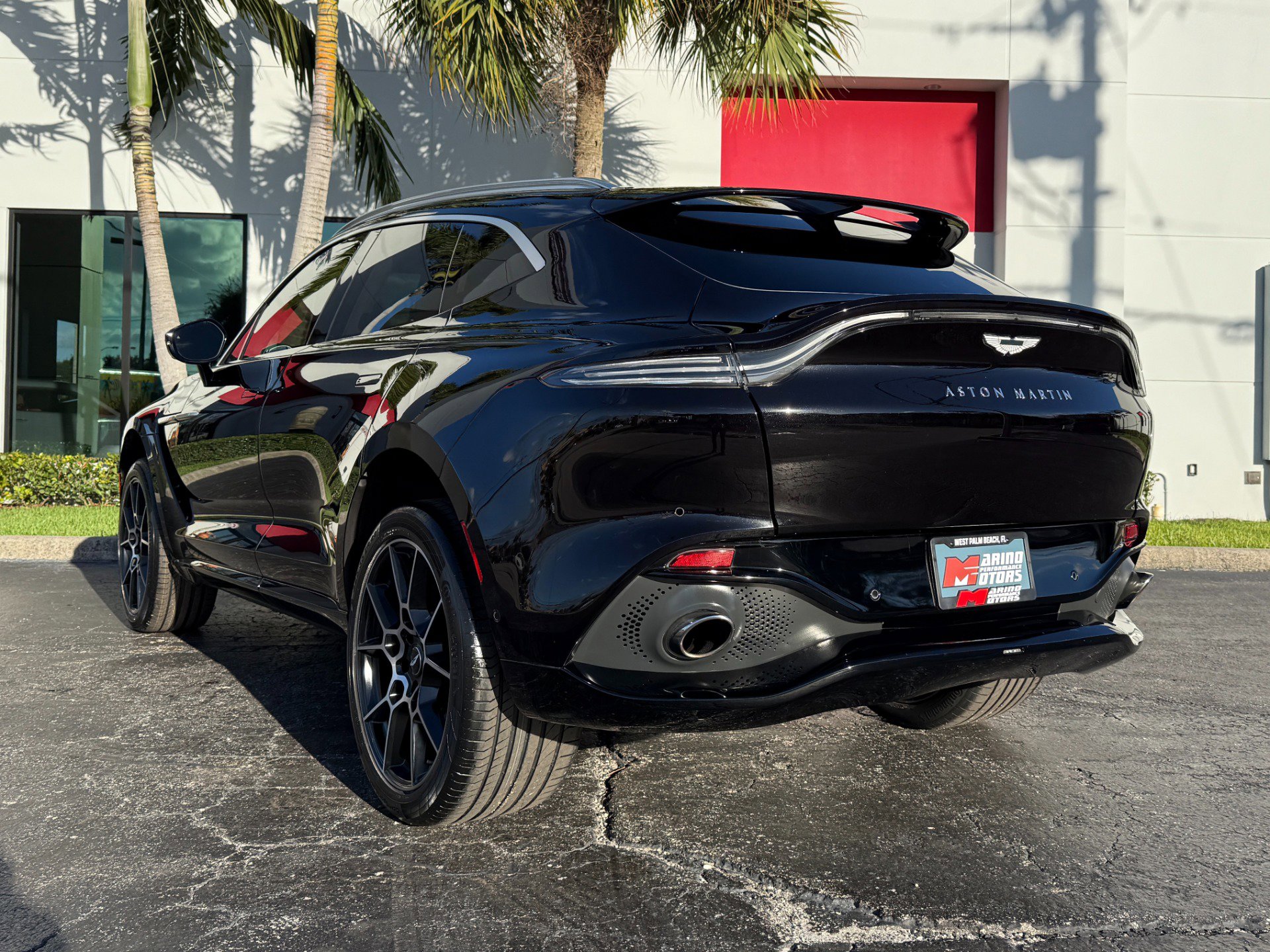 Used 2021 Aston Martin DBX image 15