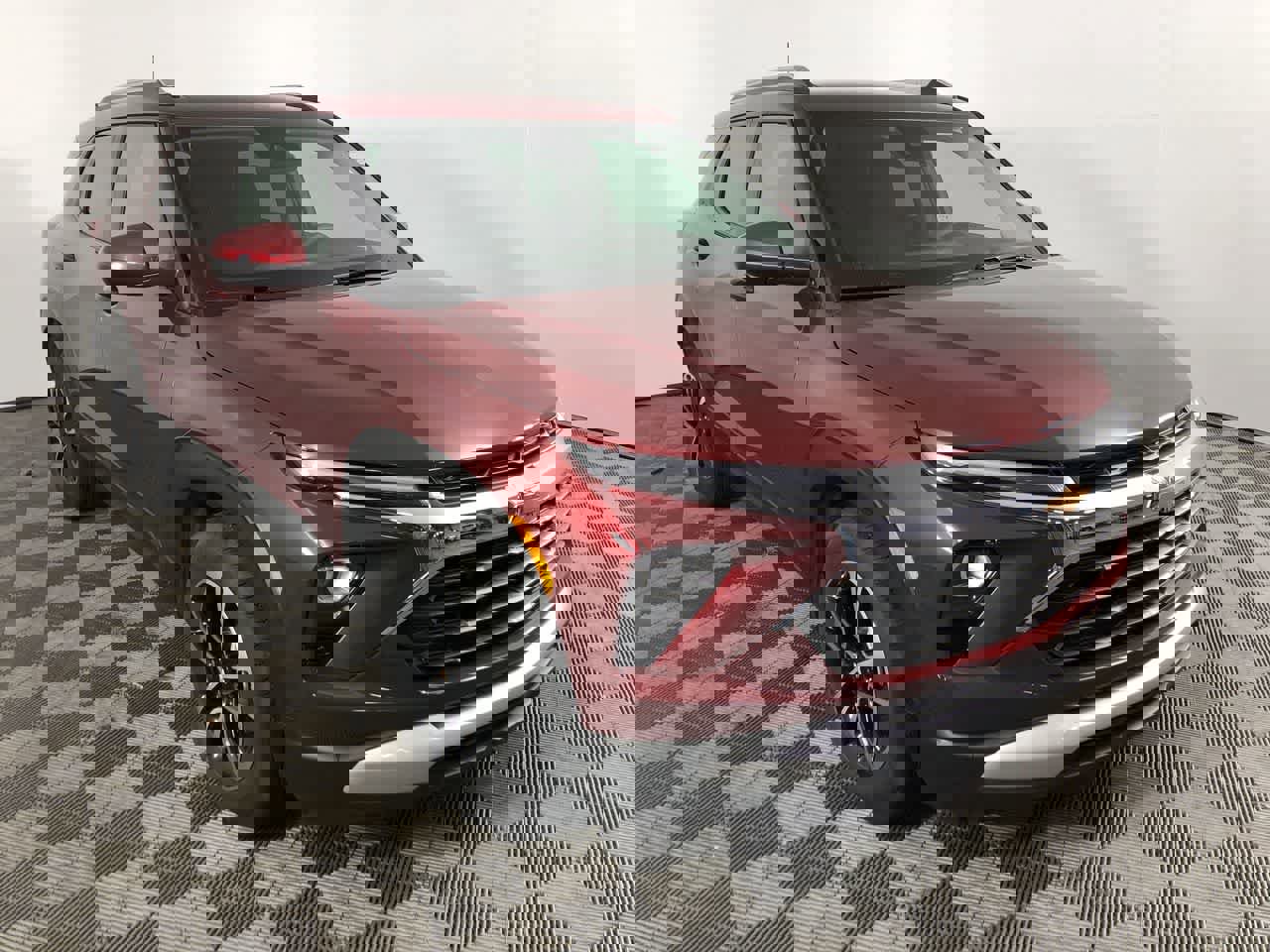 Used 2025 Chevrolet TrailBlazer LT image 2