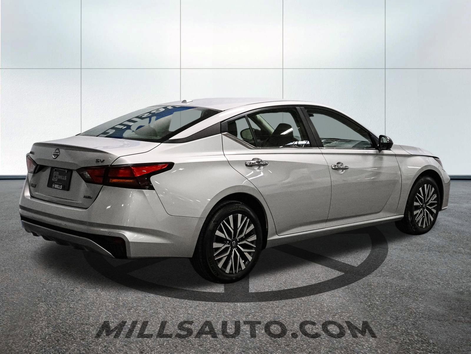 Used 2024 Nissan Altima 2.5 SV image 8