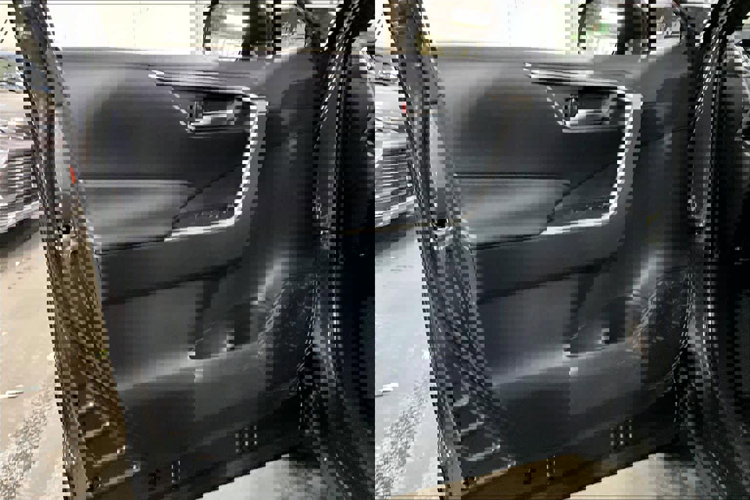 New 2025 Toyota RAV4 SE image 10