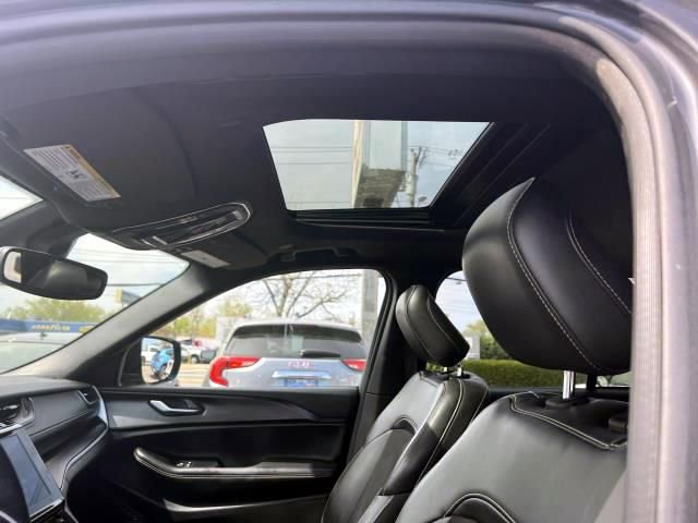 Used 2023 Jeep Grand Cherokee Altitude image 18