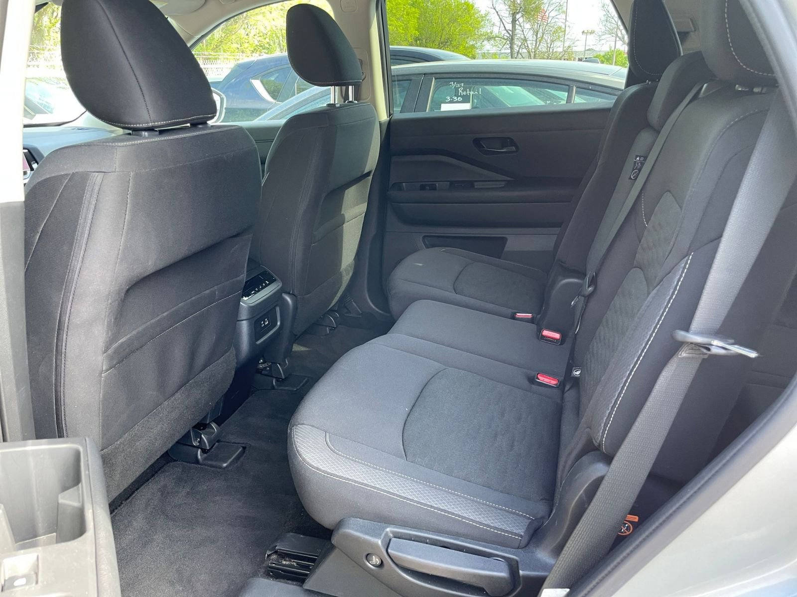 Used 2025 Nissan Pathfinder SV AWD/4WD image 28