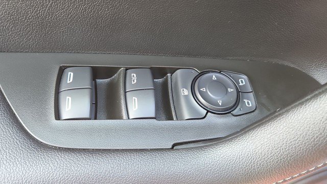 Used 2025 Chevrolet Blazer LT FWD image 22