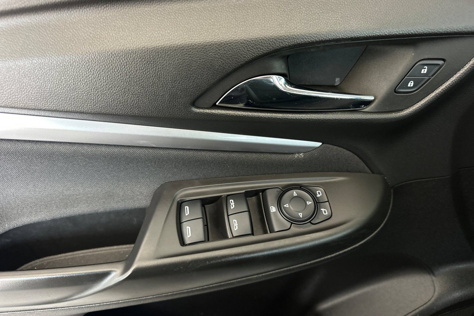 Used 2023 Chevrolet Bolt EUV LT FWD image 11