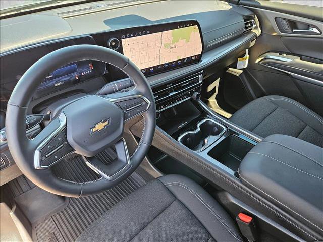 Used 2025 Chevrolet Traverse LT w/ Driver Confidence Package image 13