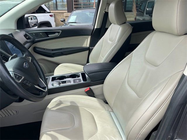 Used 2022 Ford Edge Titanium image 10