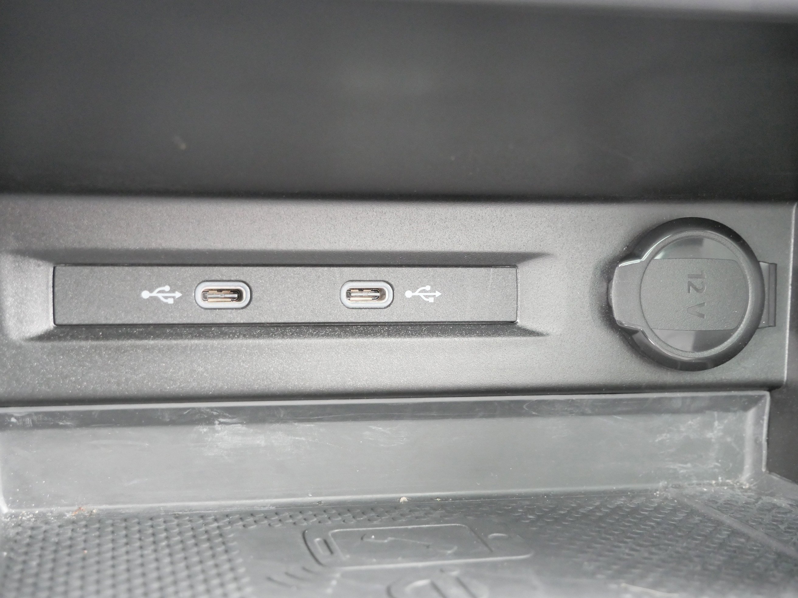 Certified 2022 Volkswagen Tiguan SEL R-Line image 30