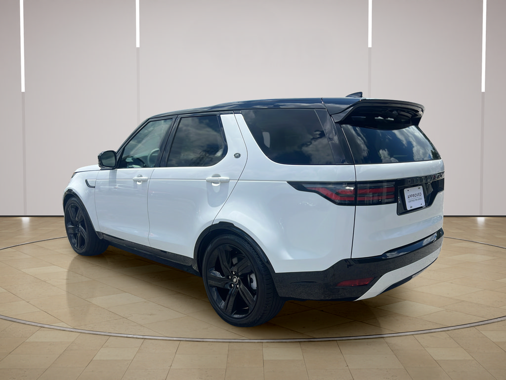 Used 2025 Land Rover Discovery Dynamic SE AWD/4WD image 3