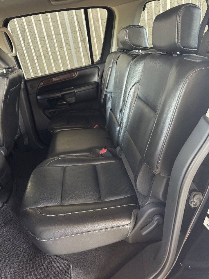 Used 2010 Nissan Armada Titanium RWD image 16