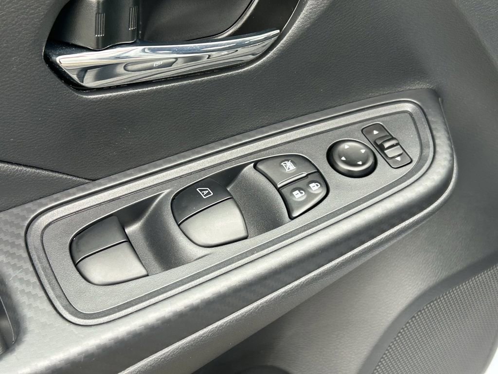 Used 2025 Nissan Versa SV w/ Trunk Package image 24