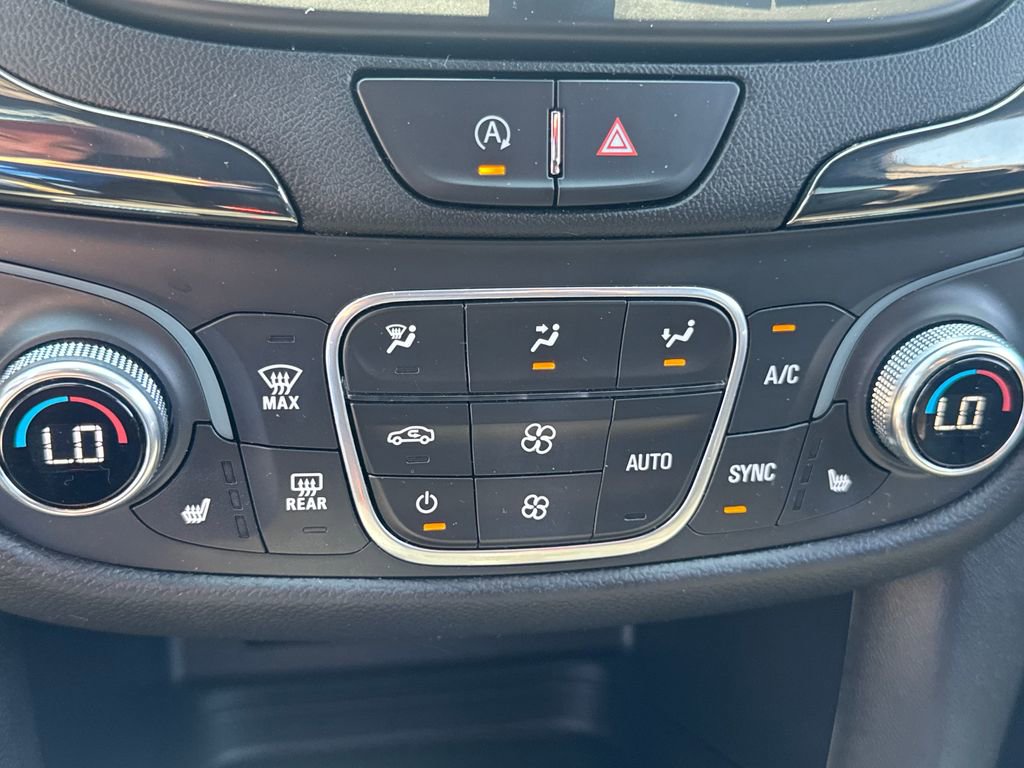 Used 2022 Chevrolet Equinox RS w/ RS Leather Package FWD image 22