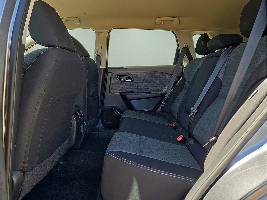 Used 2023 Nissan Rogue SV image 14