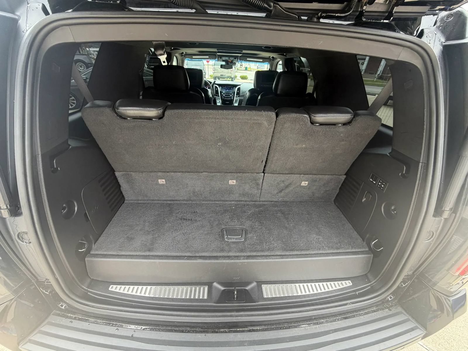 Used 2019 Cadillac Escalade Platinum AWD/4WD image 11