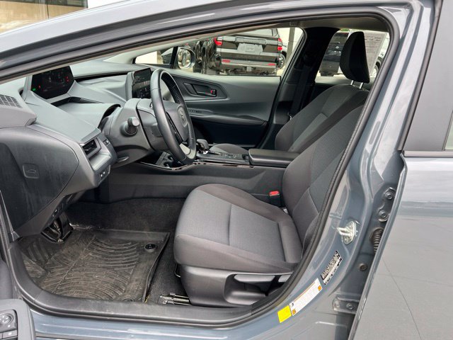 Used 2025 Toyota Prius LE FWD image 26
