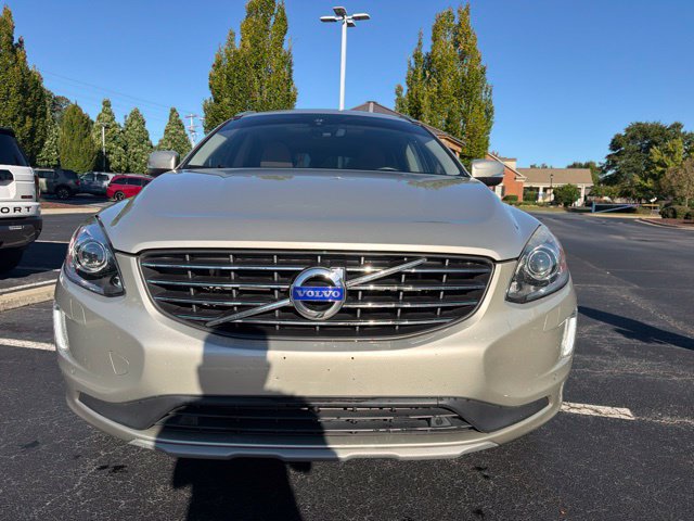 Used 2017 Volvo XC60 T5 Inscription w/ Preferred Option Package FWD image 3