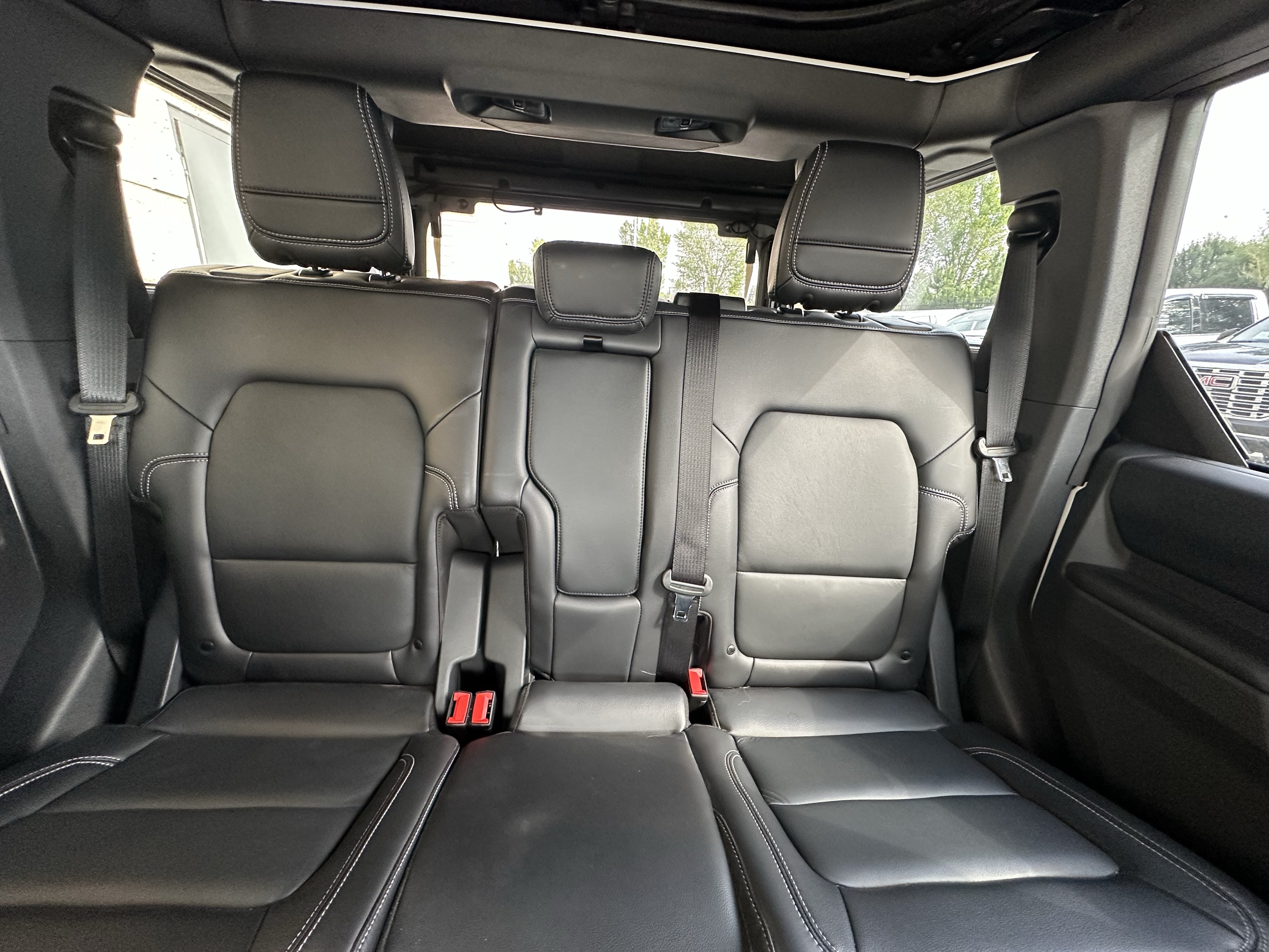 Used 2025 Ford Bronco Outer Banks AWD/4WD image 22