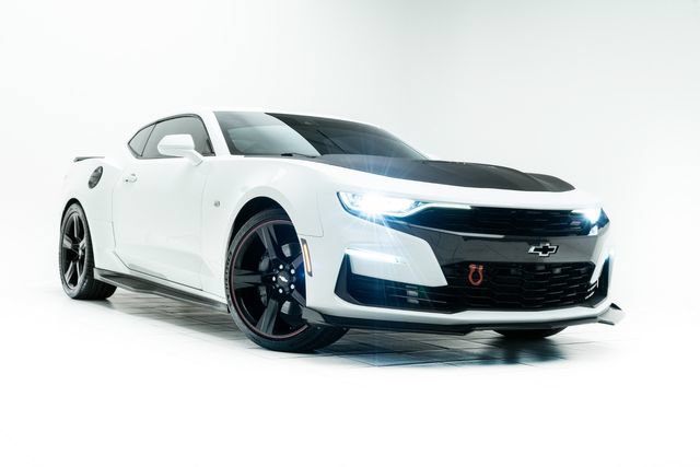 Used 2019 Chevrolet Camaro SS RWD image 5