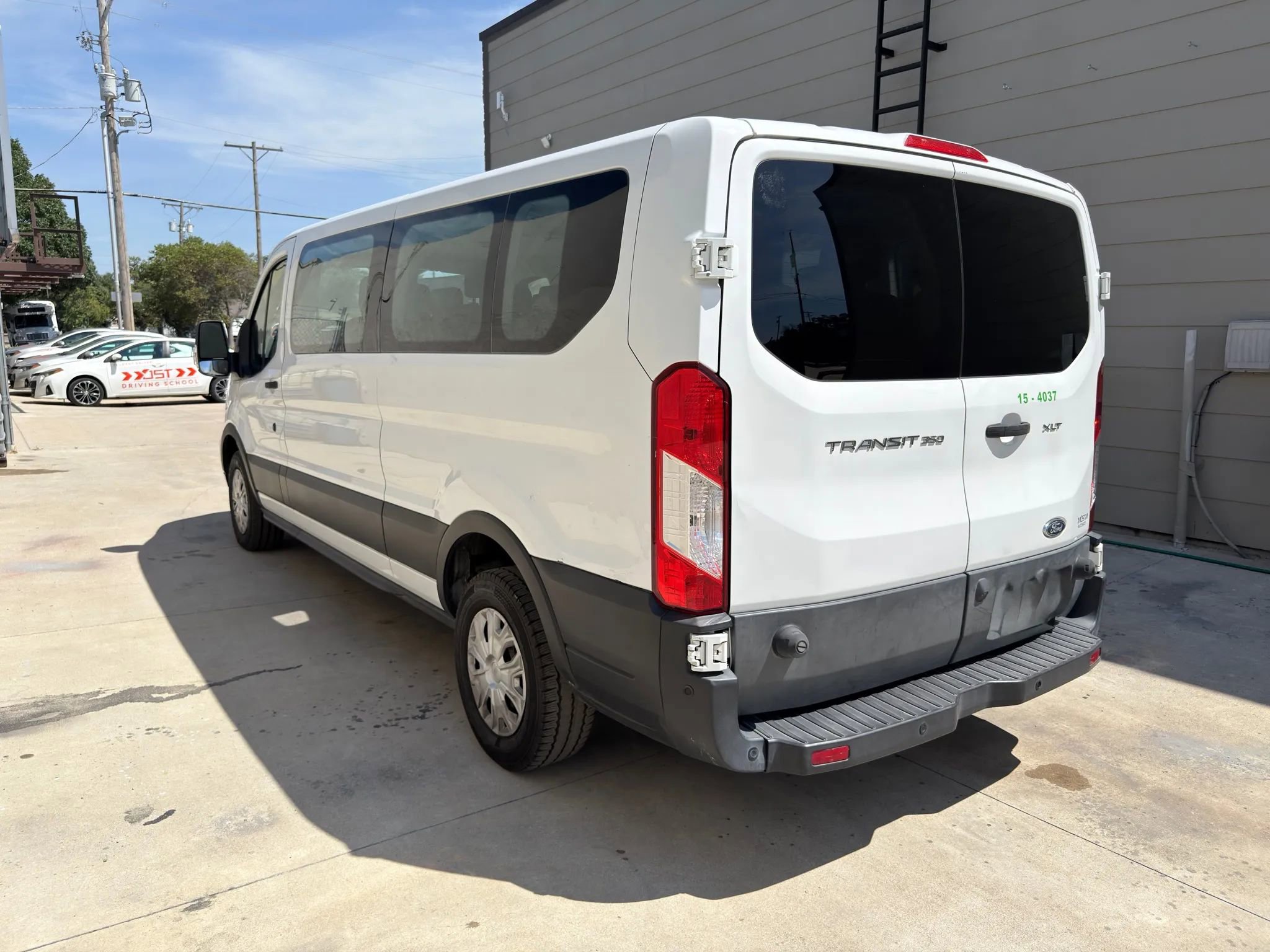 Used 2021 Ford Transit 350 XLT RWD image 5