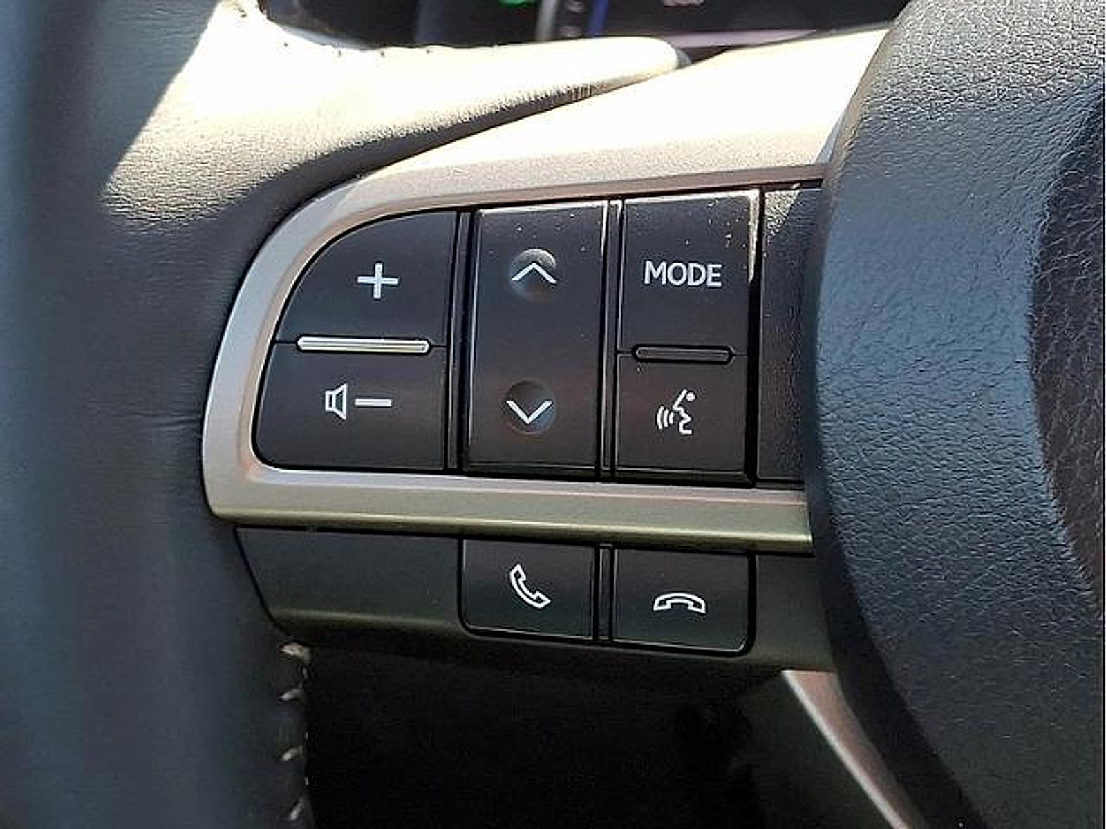 Used 2016 Lexus RX 450h AWD image 23