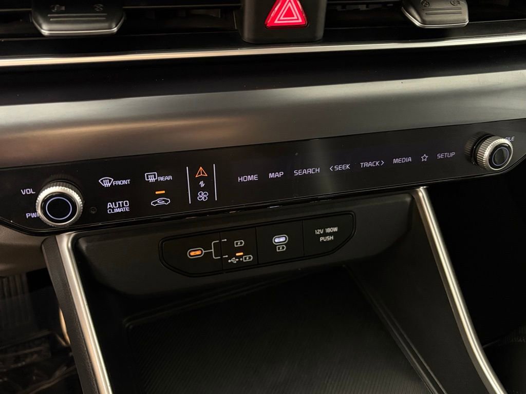 Used 2025 Kia Carnival image 29