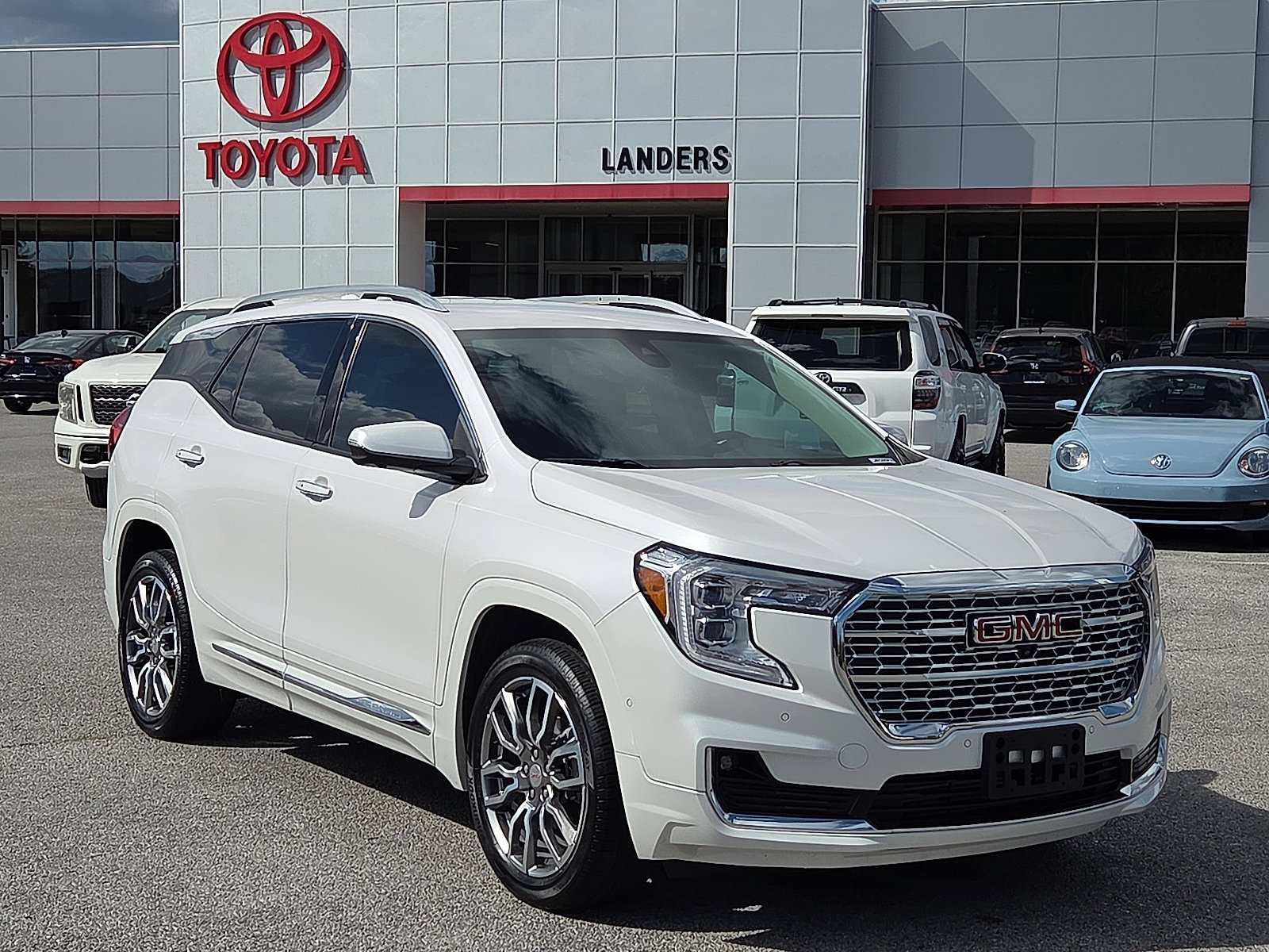 Used 2022 GMC Terrain Denali w/ Denali Premium Package