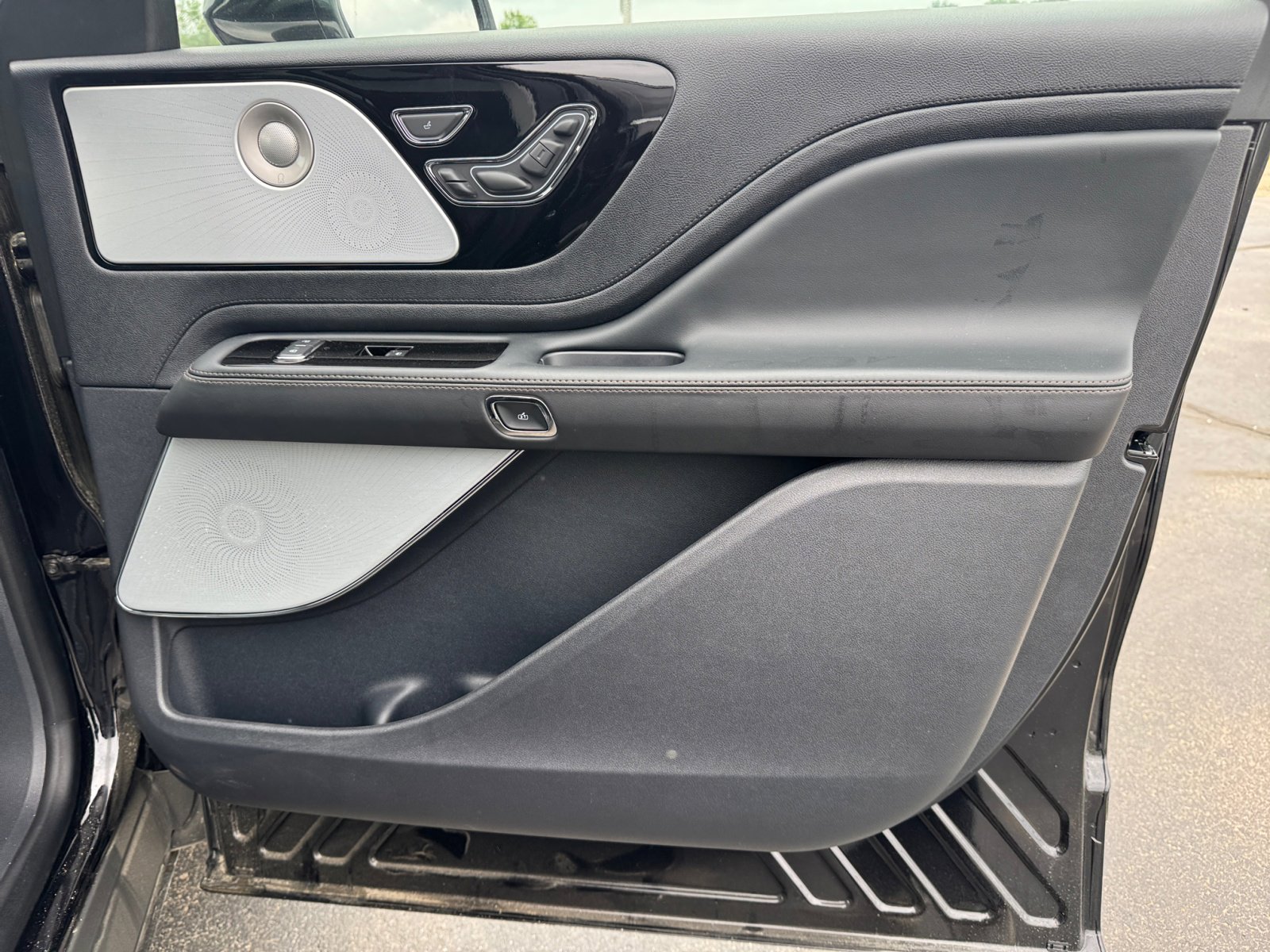 New 2025 Lincoln Aviator Reserve w/ Equipment Group 201A image 28