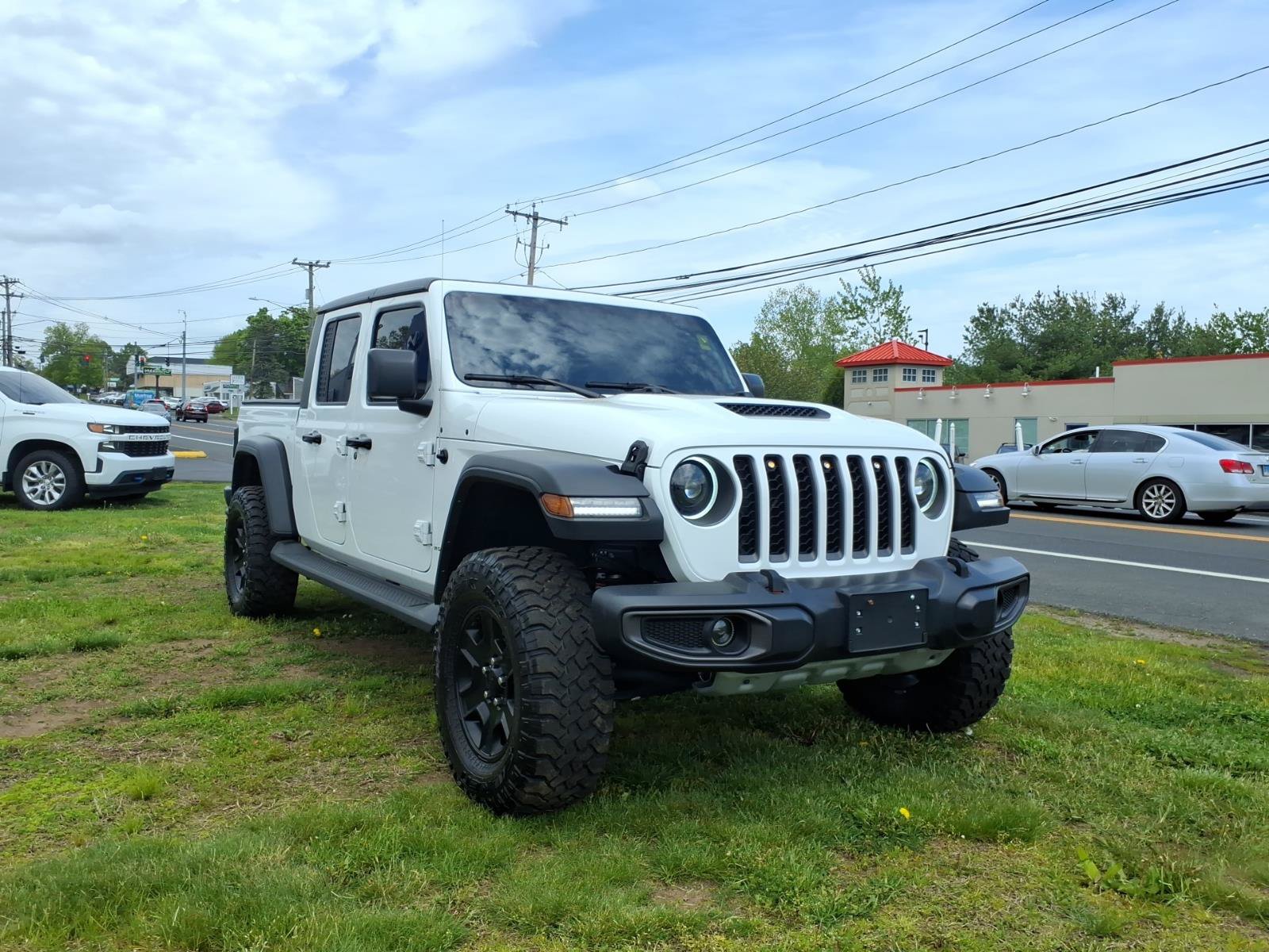 Used 2023 Jeep Gladiator Mojave w/ Cold Weather Group AWD/4WD image 3