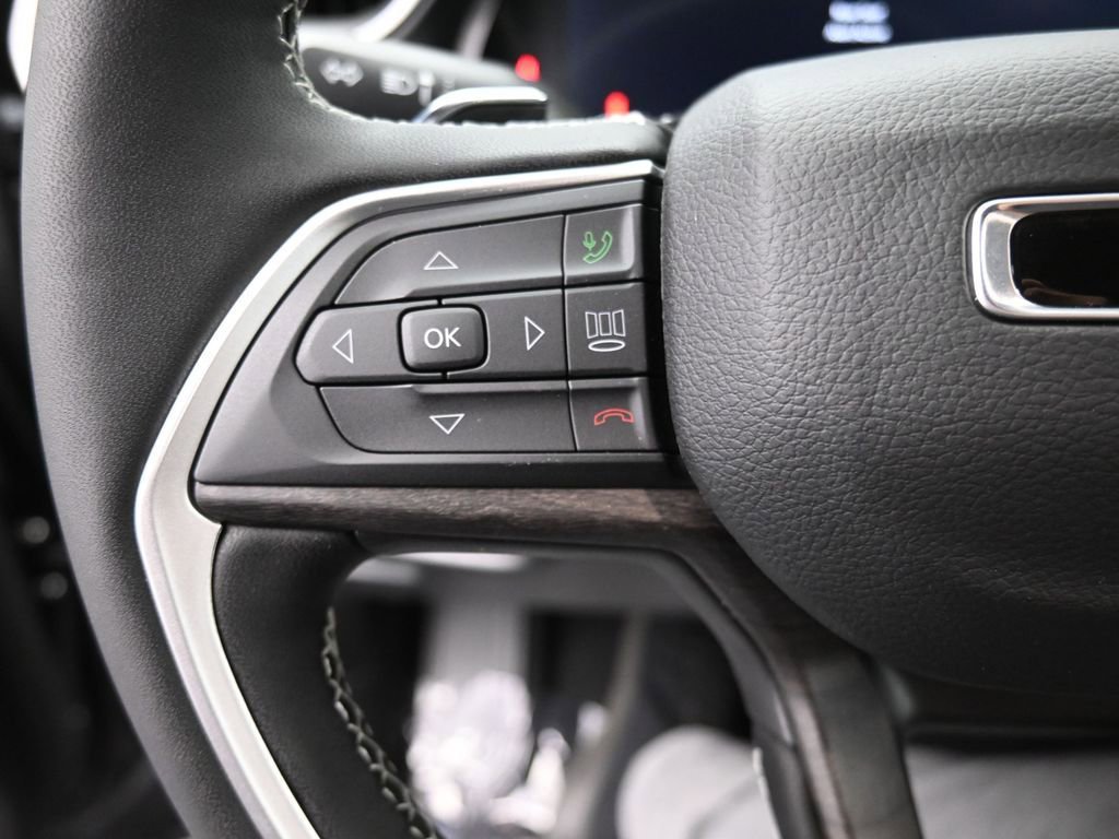 New 2025 Jeep Grand Cherokee L Limited w/ Black Appearance Package image 25