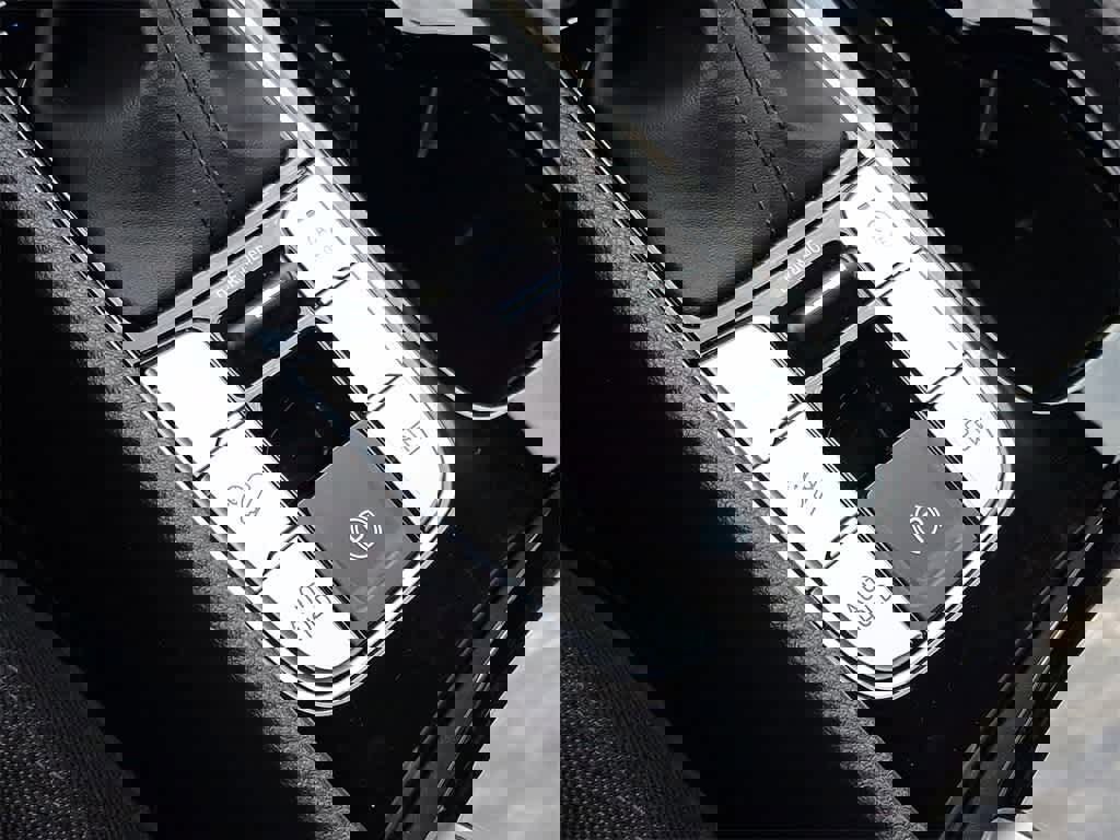 Certified 2025 Hyundai Tucson SE image 22