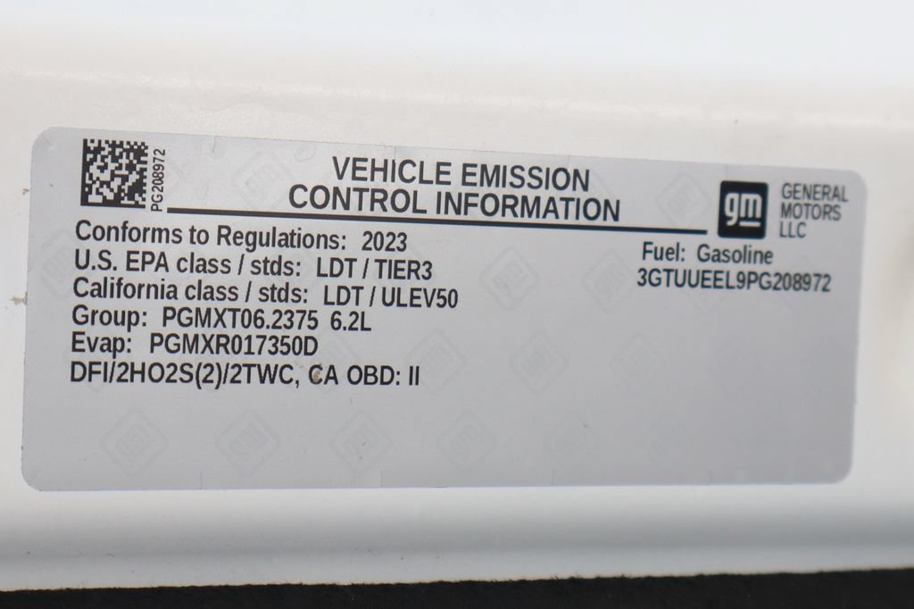 Used 2023 GMC Sierra 1500 AT4 w/ Technology Package AWD/4WD image 17