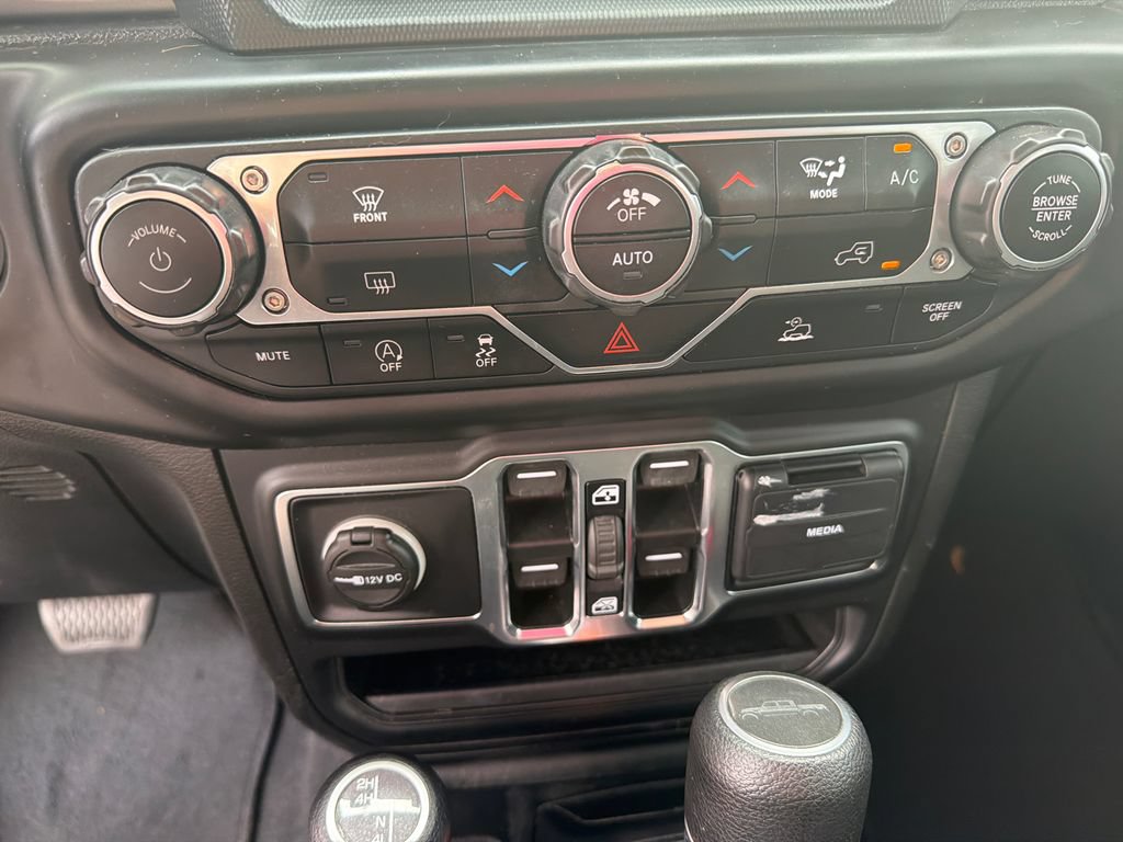 Used 2021 Jeep Gladiator Overland AWD/4WD image 32