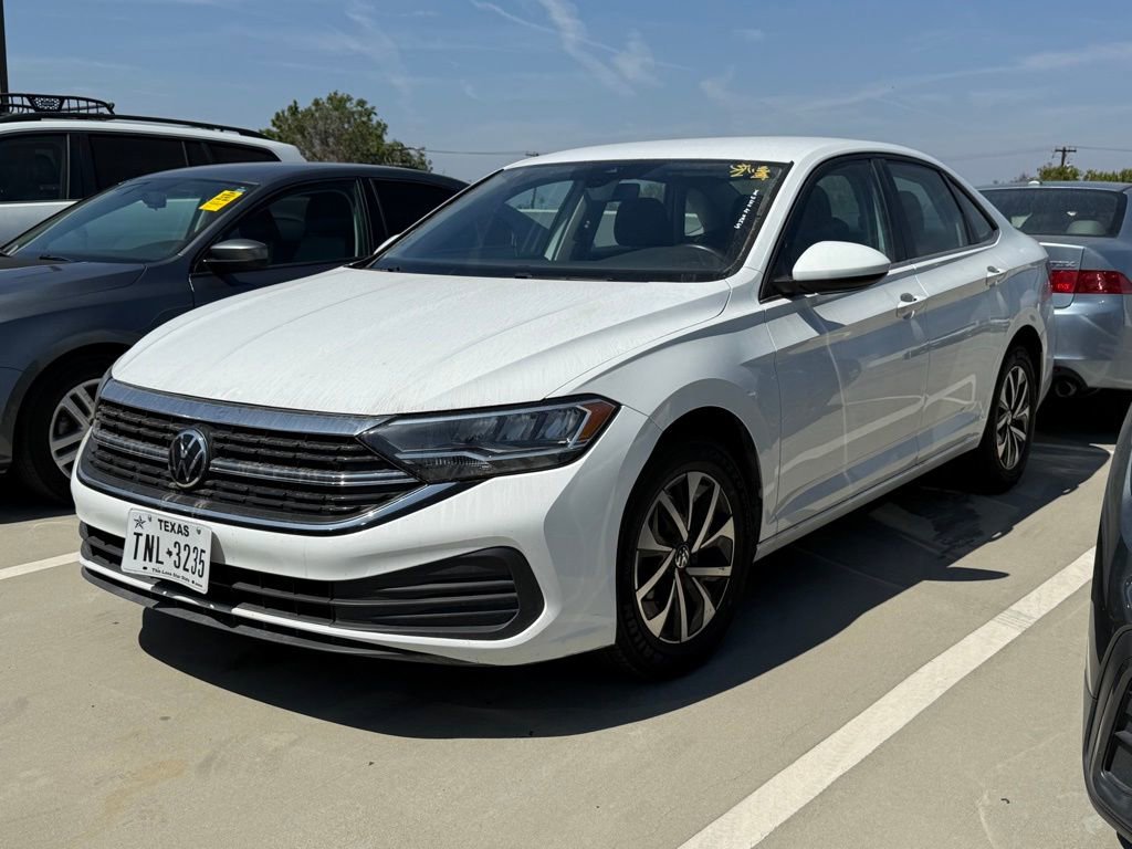 Used 2024 Volkswagen Jetta S image 3