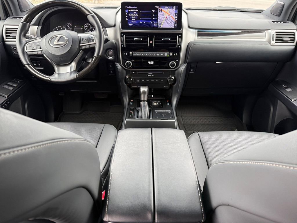 Used 2023 Lexus GX 460 Premium w/ Premium Package image 13