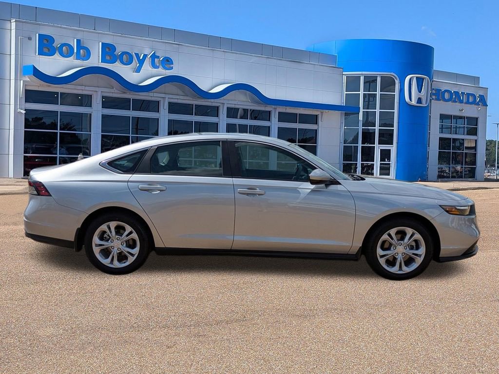 Certified 2025 Honda Accord LX image 6