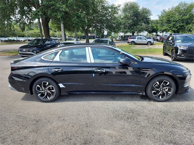 New 2025 Hyundai Sonata SEL image 2