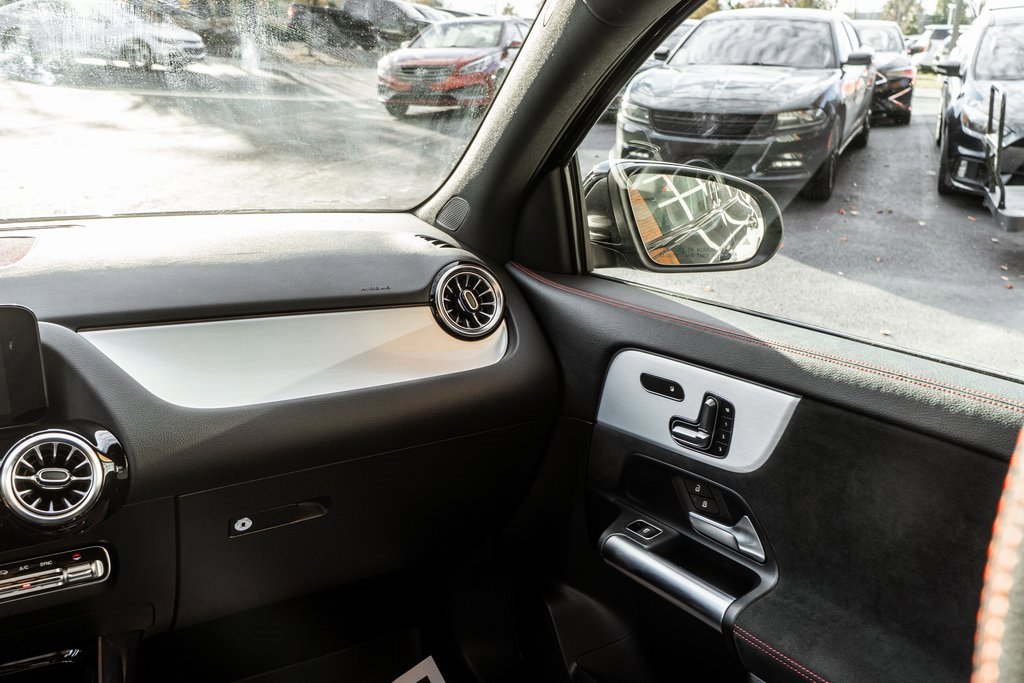 Used 2022 Mercedes-Benz GLA 35 AMG 4MATIC image 13