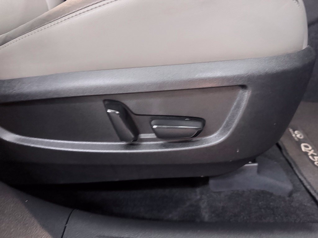 Certified 2023 INFINITI QX50 Luxe FWD image 40