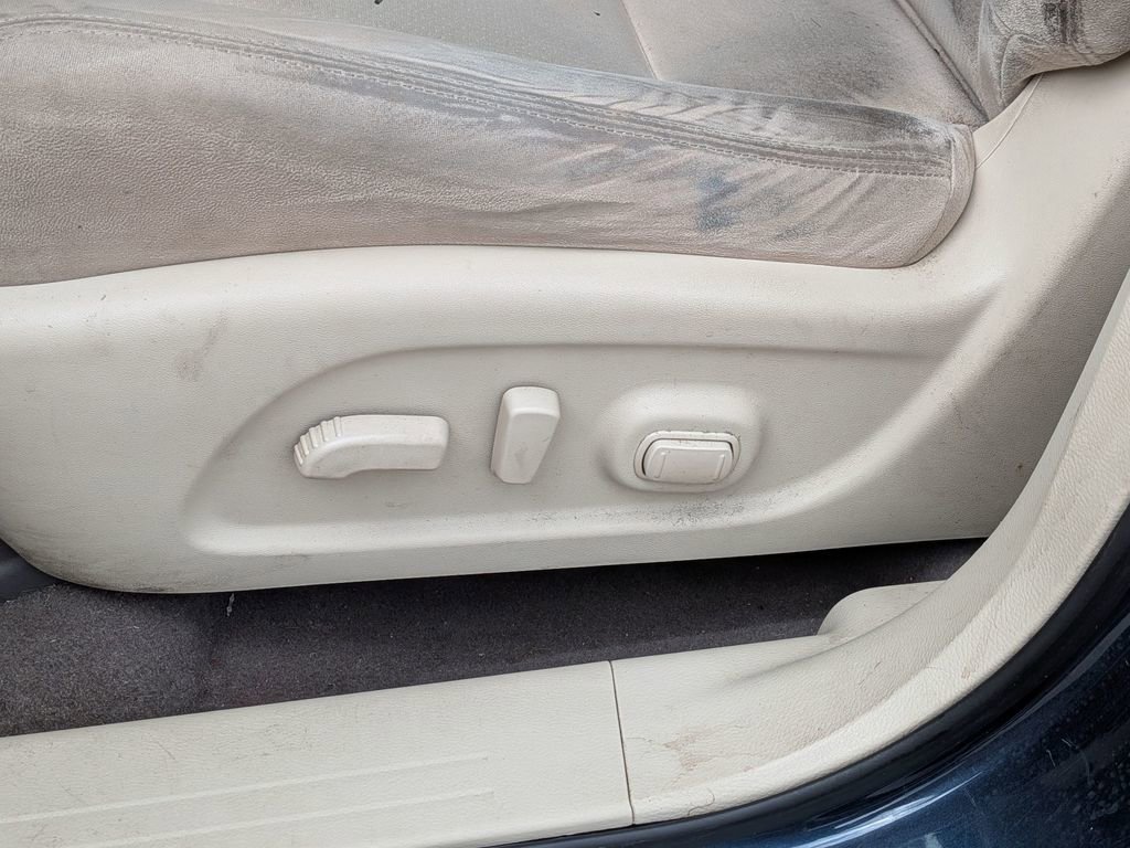 Used 2016 Nissan Murano SV image 16