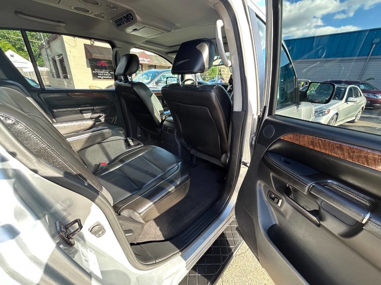 Used 2011 Nissan Armada Platinum w/ 2nd Row Captain Seat Pkg AWD/4WD image 9