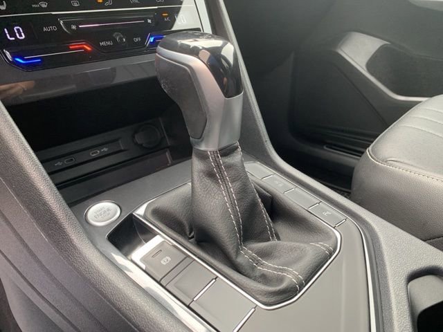 Used 2022 Volkswagen Tiguan SE R-Line image 36