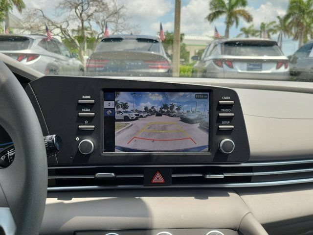 Certified 2025 Hyundai Elantra SE FWD image 26