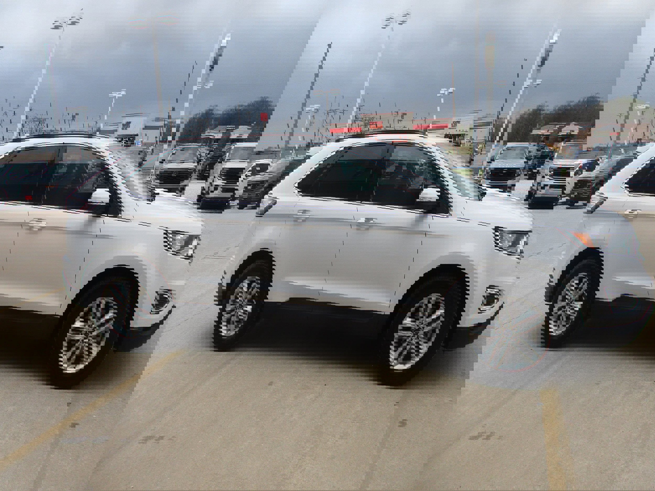 Used 2017 Ford Edge SEL image 7